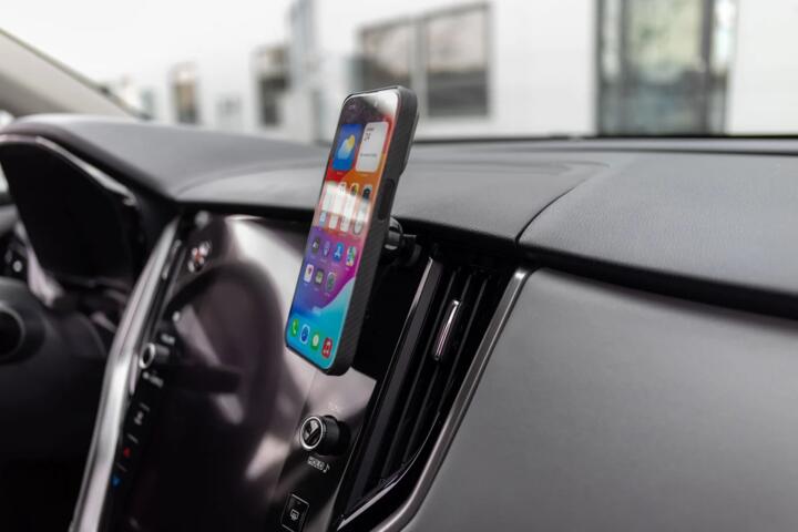 How to Choose a Phone Mount That Lasts