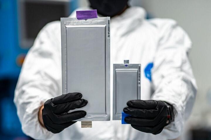 Solid-State Batteries: When Will the Range Anxiety Finally End?