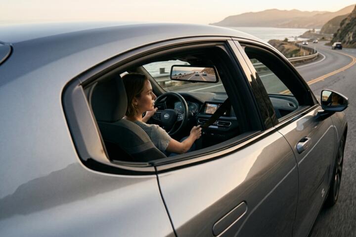 Polestar 4: Life Without a Rear Window — Technology vs. Tradition