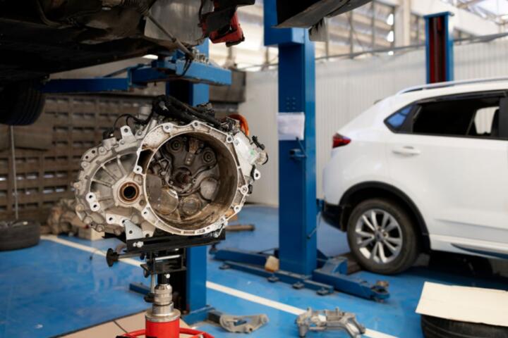 Direct Drive vs Multi-Speed Transmissions in Electric Performance Cars