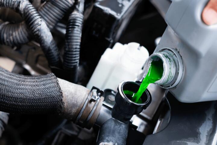 EV Coolant Flushing: Why Specialized Dielectric Fluids Matter