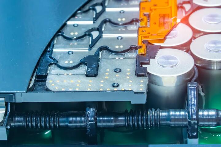 107.8 kWh EV Battery Packs: Weight Distribution