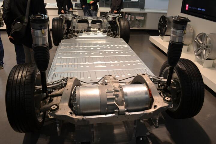 Dual Motor vs Tri-Motor: Is Extra Power Worth It