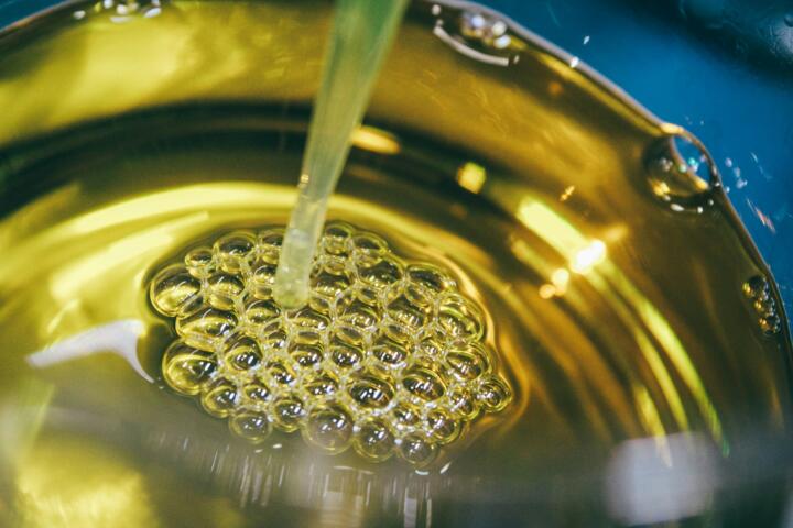 The Difference Between Synthetic and Conventional Oil