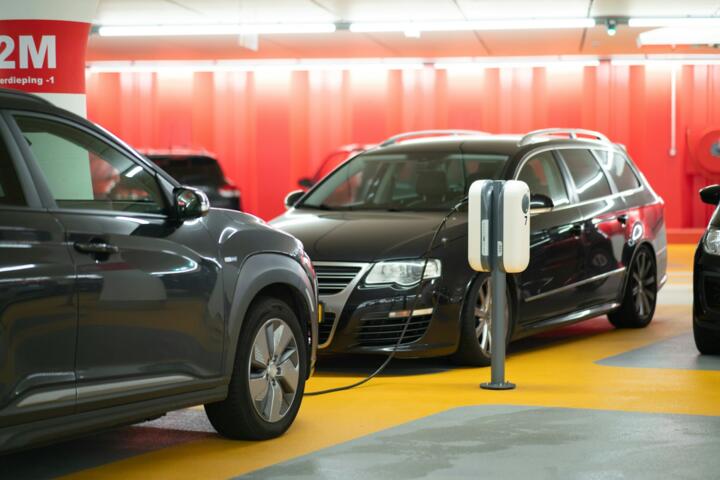 Hybrid vs Electric: Which Should You Choose?