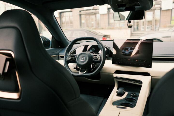 How Digital Cockpits Are Replacing Buttons